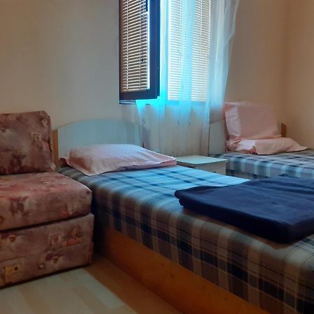 Guest House Edelvais Dve Mogili エクステリア 写真