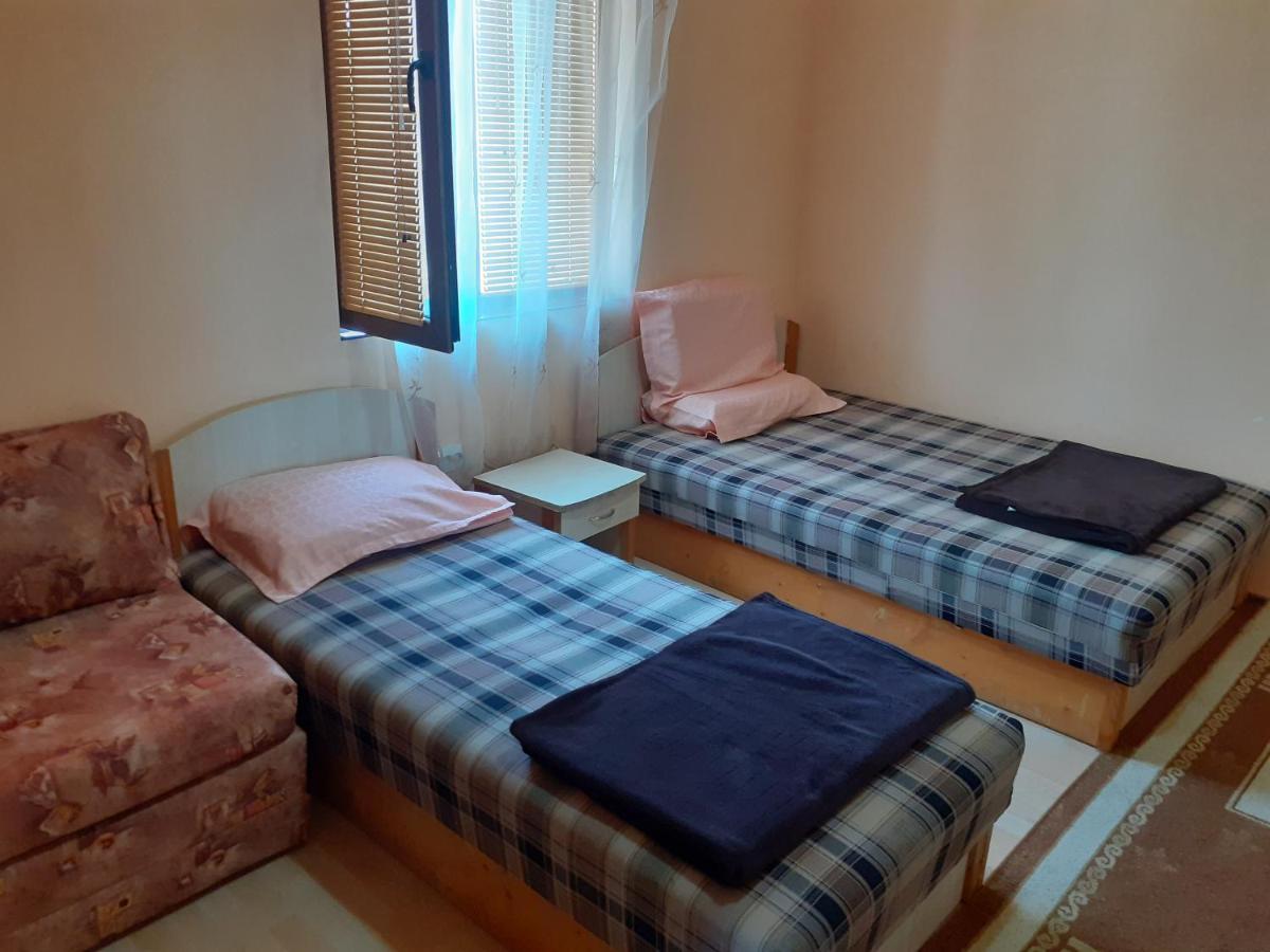 Guest House Edelvais Dve Mogili エクステリア 写真